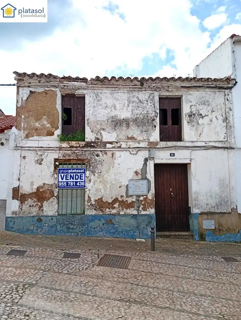 House for sale in Calle Calle Real