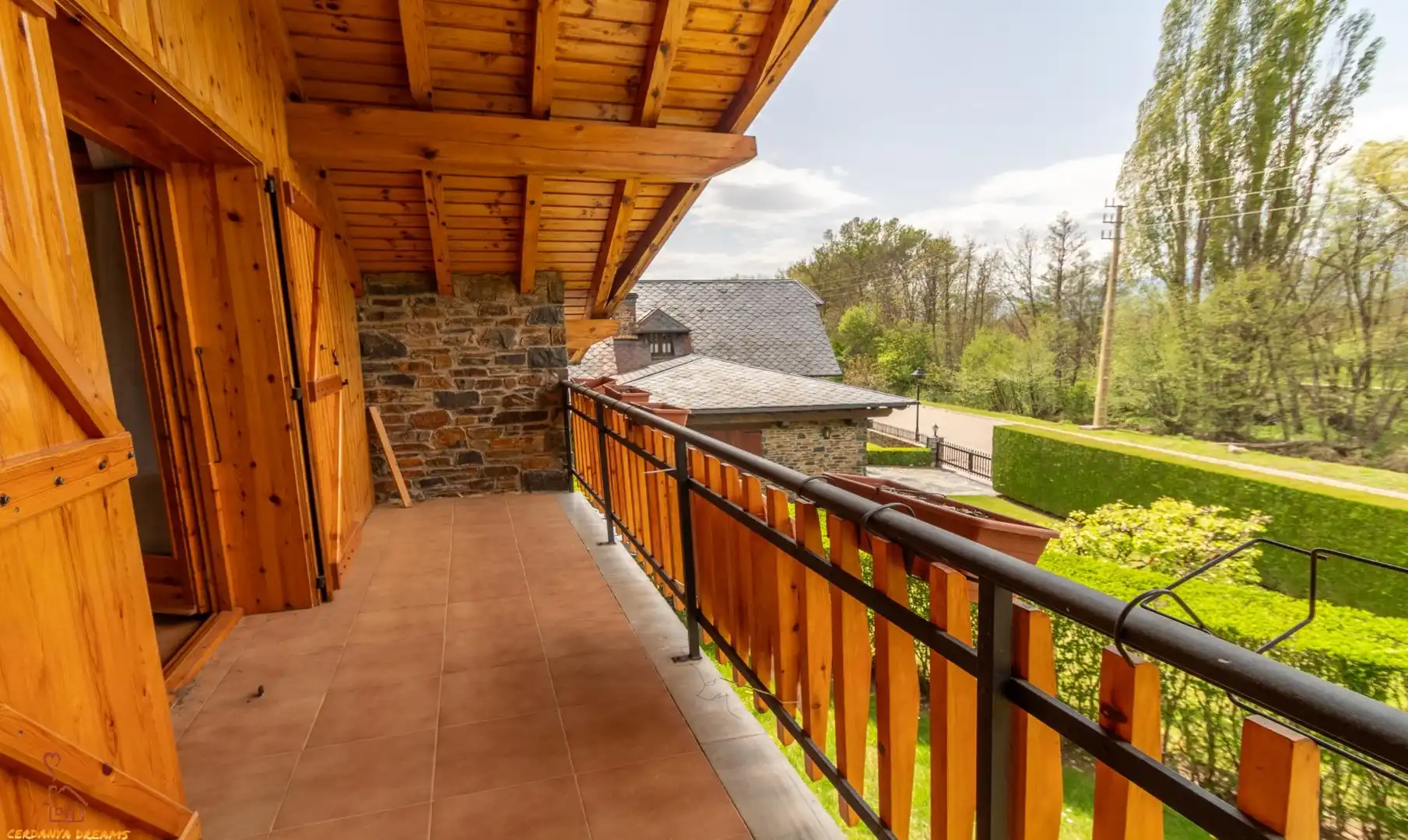 Terrassa de Casa o xalet en venda en Llívia amb Calefacció, Jardí privat i Parquet