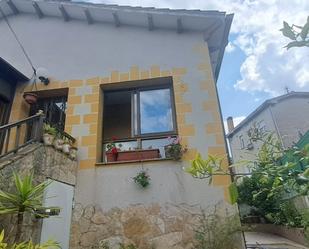 Vista exterior de Casa o xalet en venda en Gijón  amb Calefacció, Jardí privat i Parquet
