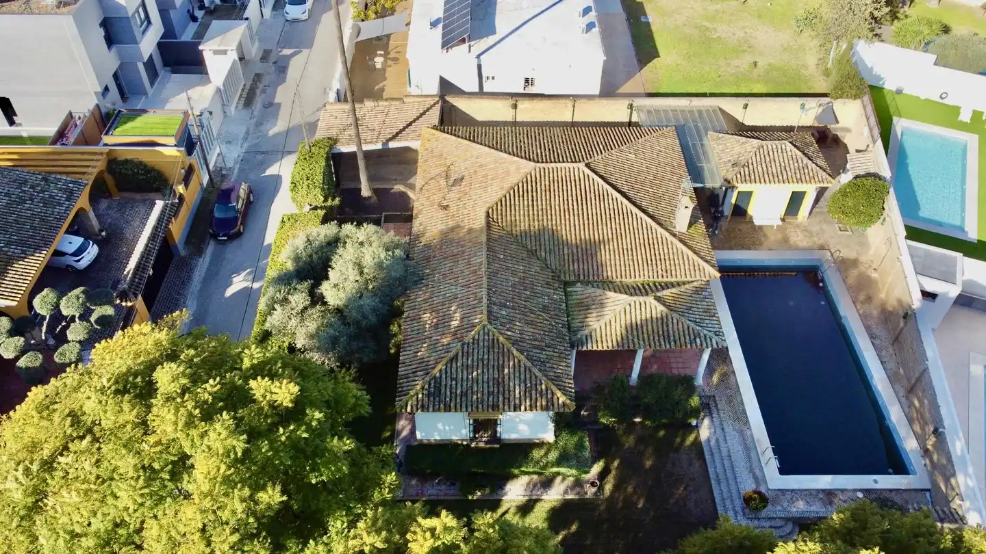 Casa o xalet en venda a Jacinto Benavente, Gines
