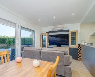 Living room of Flat for sale in Sant Pere Pescador  with Air Conditioner, Terrace and Community pool