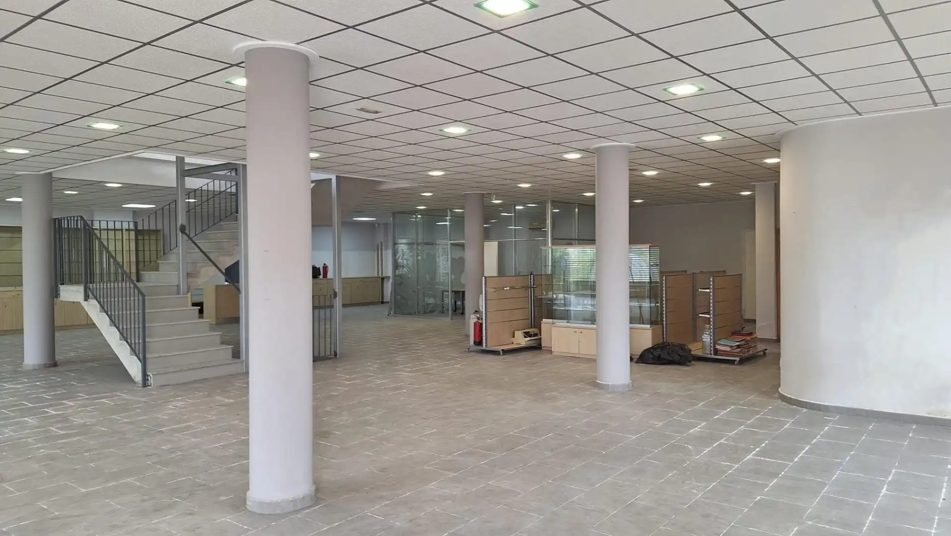 Industrial building for sale in Calle Peral 10, imagen 3