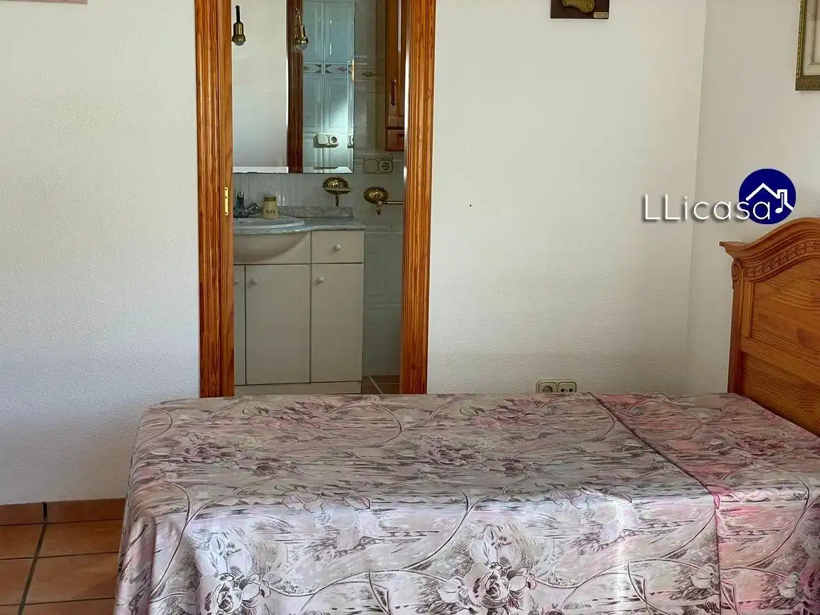 Habitación de Casa o chalet en venta en La Pobla de Vallbona con Calefacción, Jardín privado y Terraza