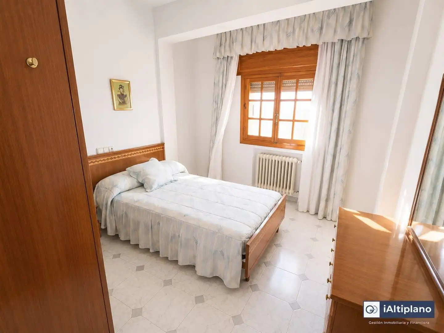 Habitación de Piso en venta en Baza con Calefacción, Terraza y Trastero