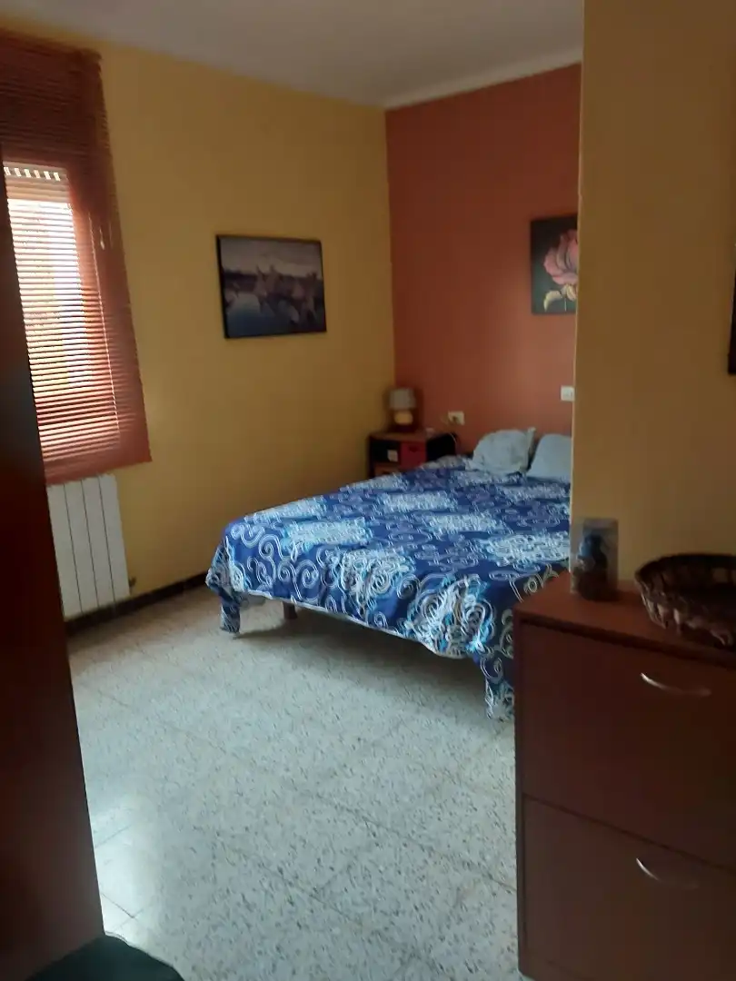 Bedroom of Flat for share in Banyoles  with Terrace, Furnished and Balcony
