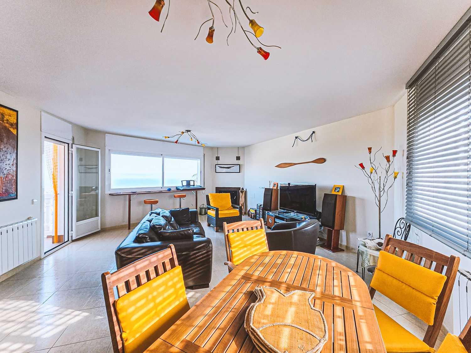 Sala d'estar de Casa adosada en venda en Sant Cebrià de Vallalta amb Terrassa i Piscina