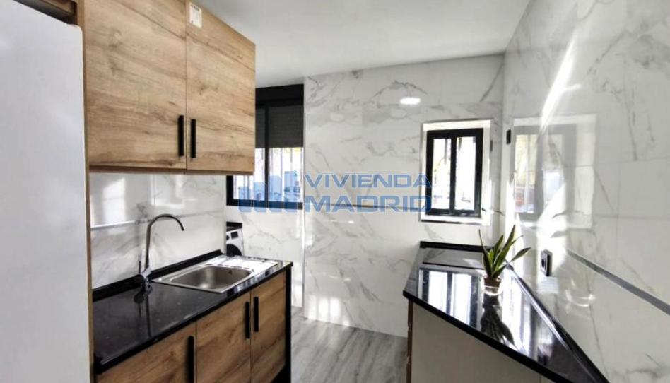 Foto 1 de Piso en venta en Calle Doña Francisquita, Los Ángeles, Madrid