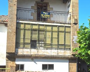 Vista exterior de Casa o xalet en venda en Valdeolea amb Balcó