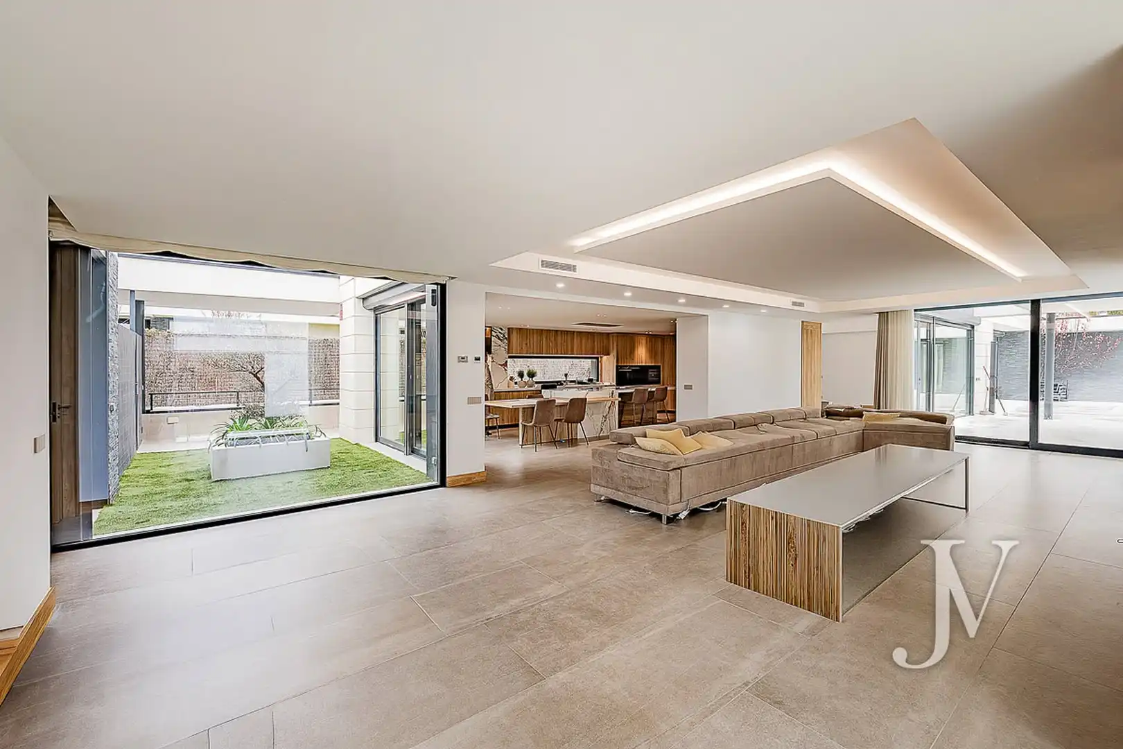 Sala de estar de Casa o chalet en venta en Boadilla del Monte con Aire acondicionado, Calefacción y Jardín privado