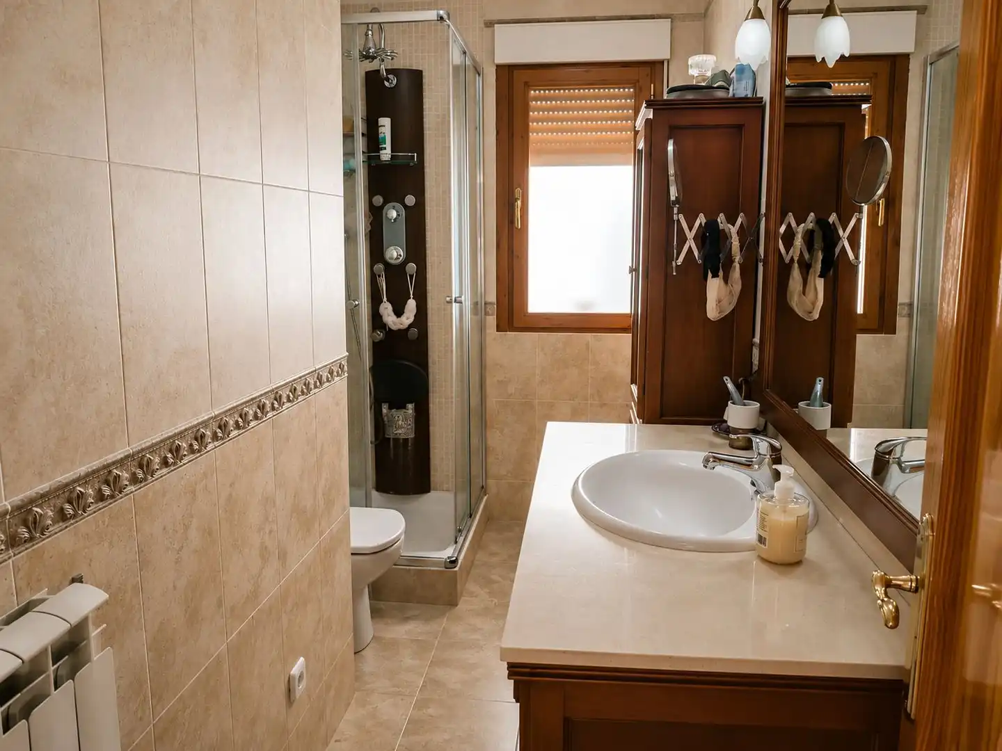 Baño de Casa o chalet en venta en Perales de Tajuña con Jardín privado, Piscina y Alarma