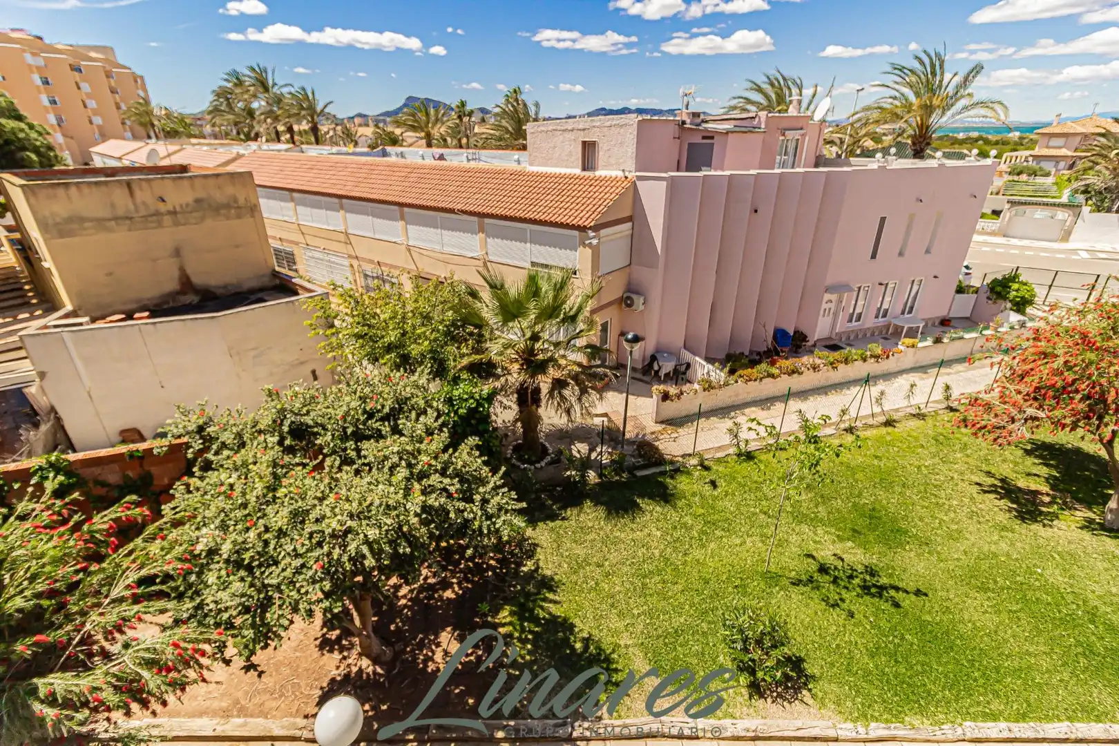 Vista exterior de Apartament en venda en La Manga del Mar Menor amb Terrassa