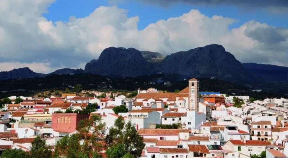Vista exterior de Casa o xalet en venda en Riogordo amb Aire condicionat, Calefacció i Terrassa