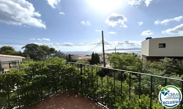 Casa con terraza en venta en Carrer Pompeu Fabra, imagen 2
