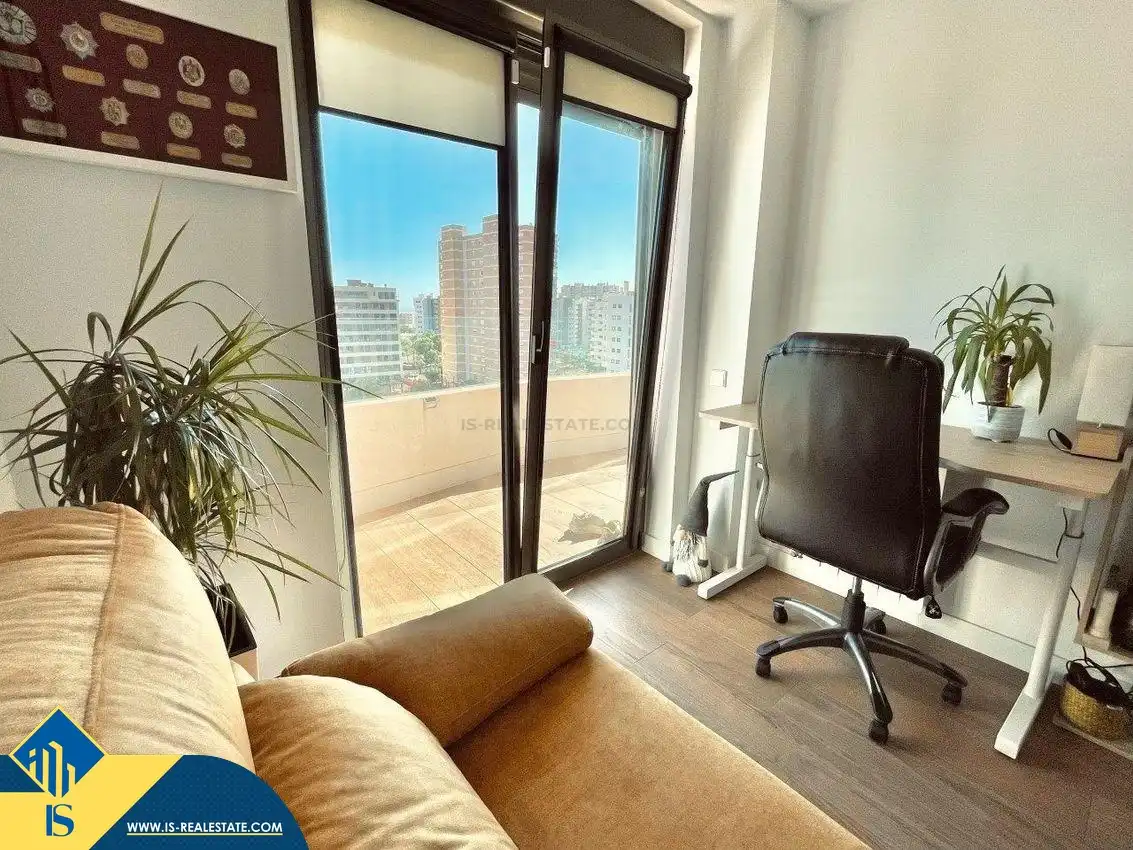 Piso en venta en Alicante / Alacant con Terraza, Amueblado y Piscina comunitaria