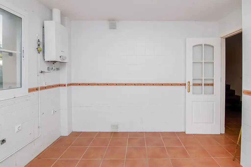 Cuina de Casa adosada en venda en Sanlúcar de Barrameda amb Jardí privat, Terrassa i Alarma