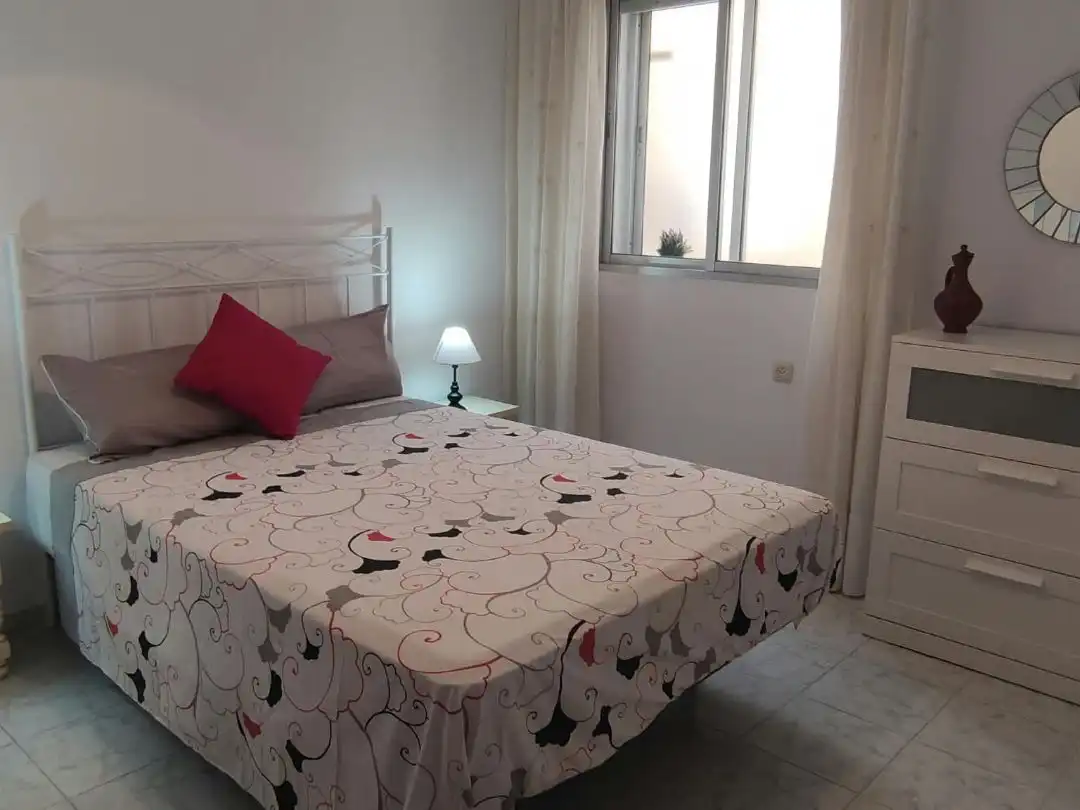 Schlafzimmer von Wohnung zur Miete in Plasencia mit Klimaanlage, Terrasse und Balkon