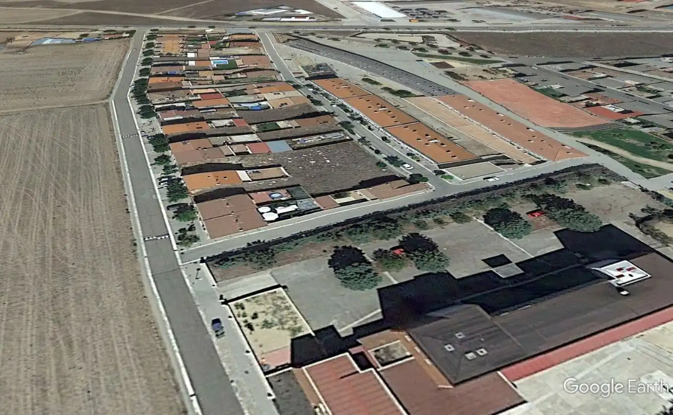 Terreno residencial en venta en Calle Miguel de Cervantes 13