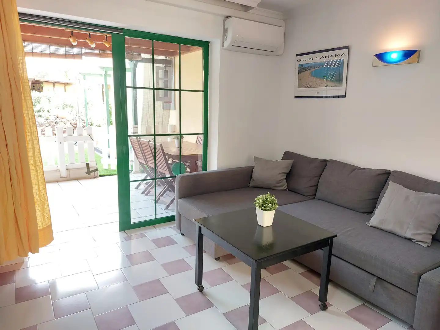 Wohnzimmer von Maisonette zur Miete in San Bartolomé de Tirajana mit Klimaanlage, Privatgarten und Terrasse