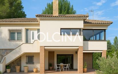 Vista exterior de Casa o xalet en venda en Alcoy / Alcoi amb Calefacció, Jardí privat i Terrassa