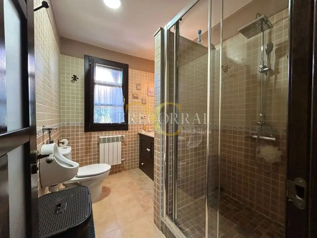 Baño de Casa o chalet en venta en Llanes con Calefacción, Jardín privado y Terraza