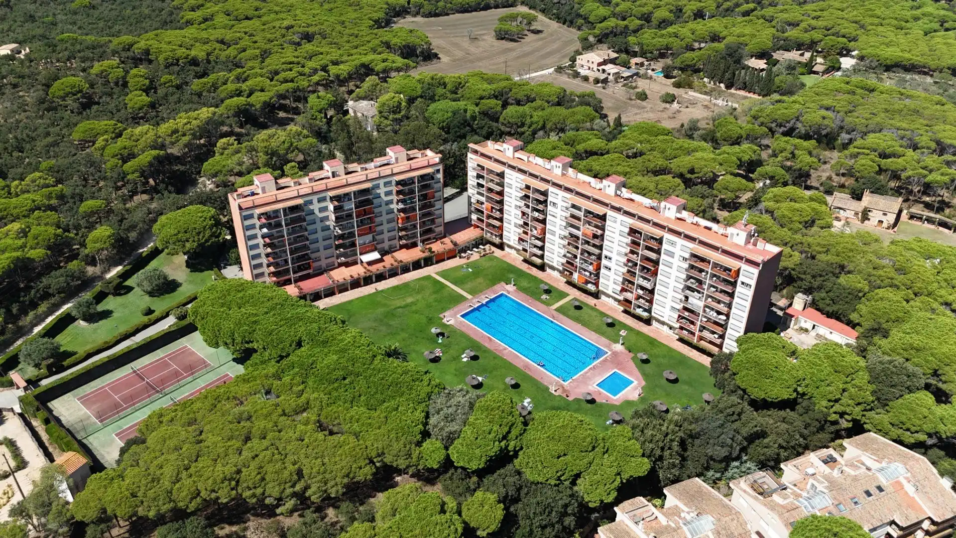 Piscina de Piso en venta en Palafrugell con Aire acondicionado, Calefacción y Jardín privado