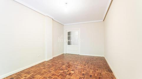 Photo 5 of Flat for sale in Comercio, Pacífico, Madrid