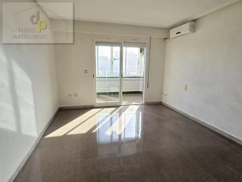 Piso con terraza en venta en Carrer Riu Xúquer 43, imagen 7