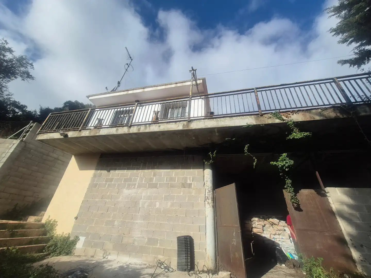 Außenansicht von Haus oder Chalet zum Verkauf in Sant Cebrià de Vallalta mit Privatgarten