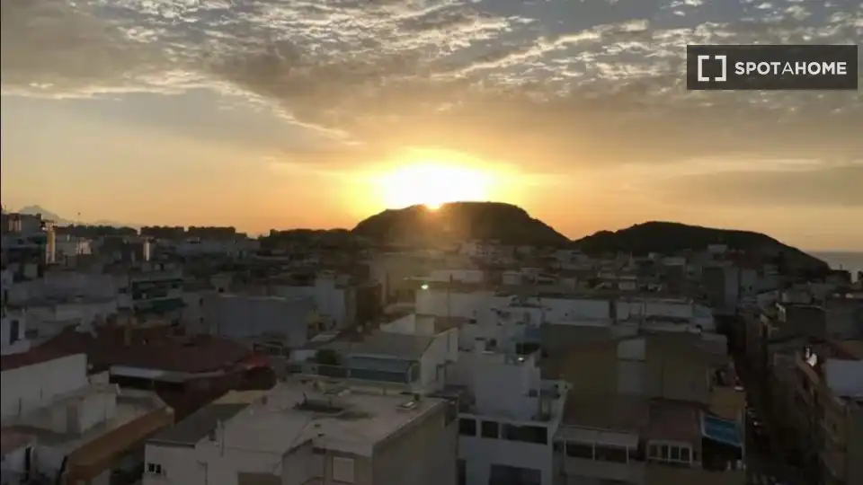 Vista exterior de Piso para compartir en Alicante / Alacant con Aire acondicionado, Terraza y Amueblado
