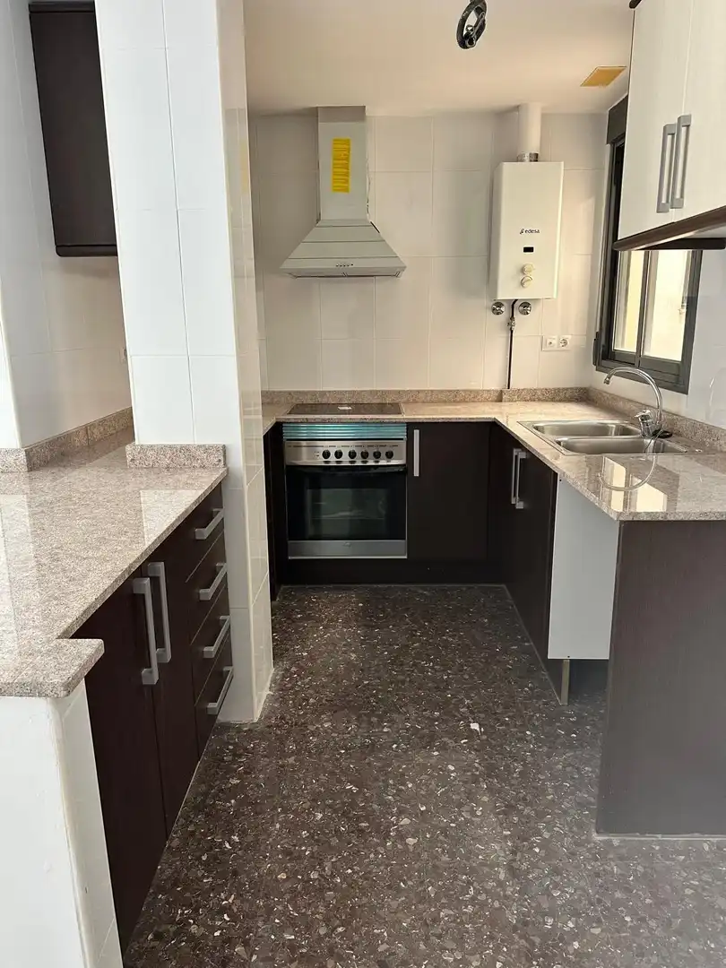 Piso con ascensor en venta en Casinos, imagen 4
