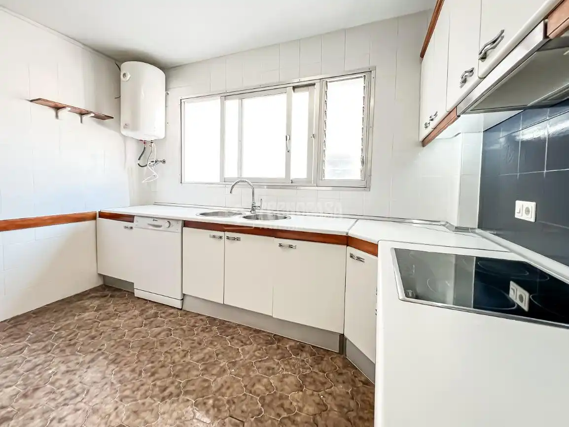 Kitchen of Flat for sale in Málaga  with Terrace and Storage room