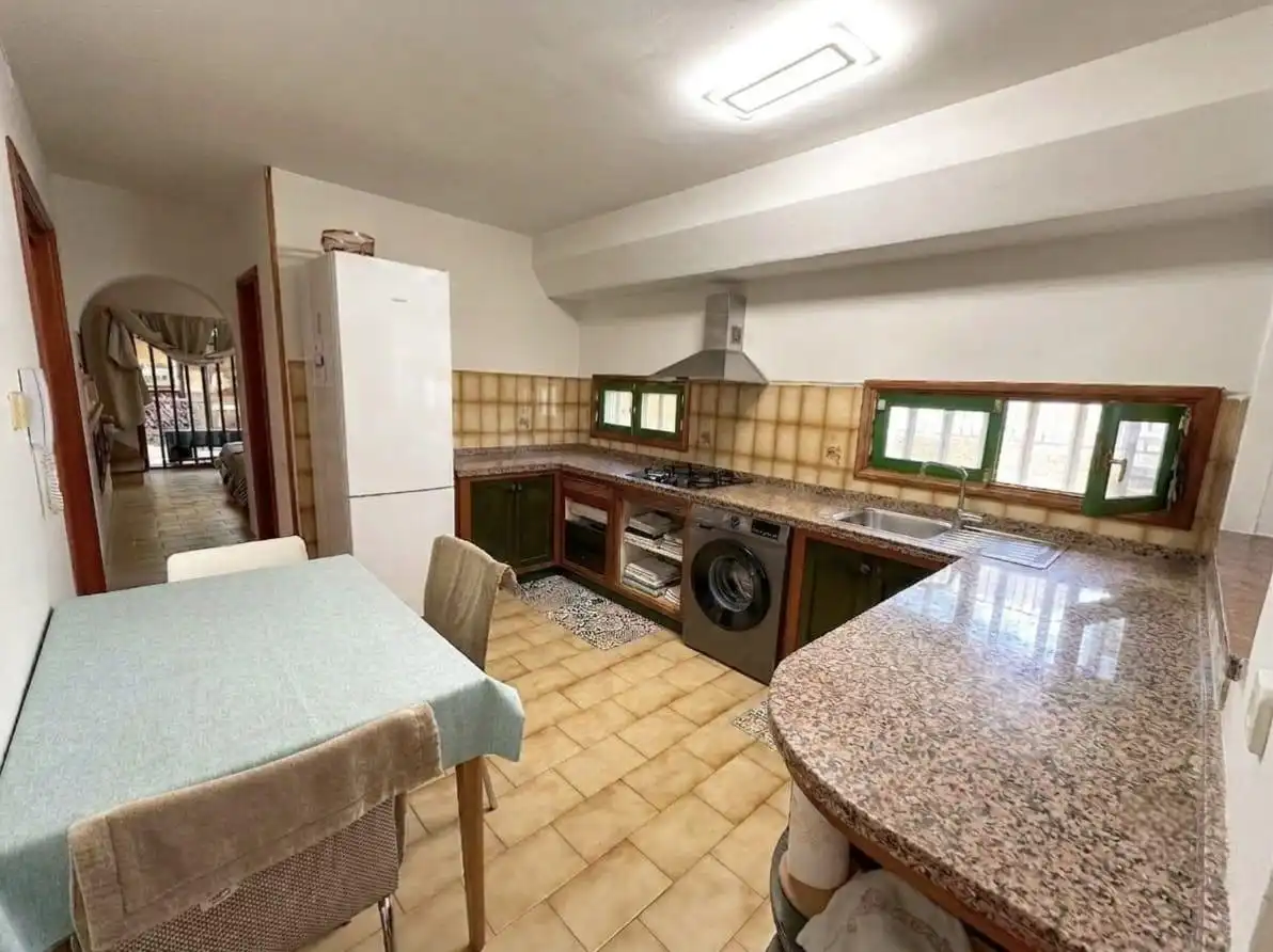 Cuina de Casa o xalet en venda en Santa Brígida amb Jardí privat, Terrassa i Traster