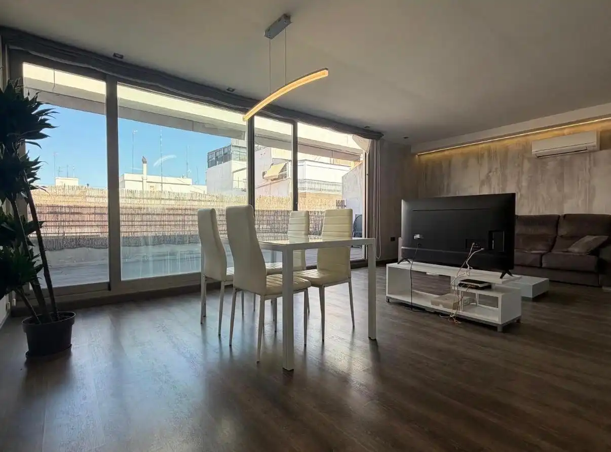 Sala de estar de Ático en venta en Elche / Elx con Aire acondicionado, Terraza y Amueblado