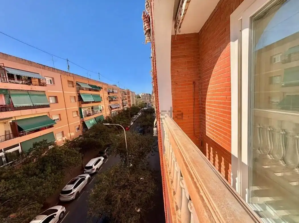 Außenansicht von Wohnung zur Miete in Alicante / Alacant mit Klimaanlage, Heizung und Terrasse