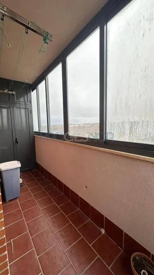 Terrassa de Pis en venda en León Capital  amb Calefacció, Parquet i Traster