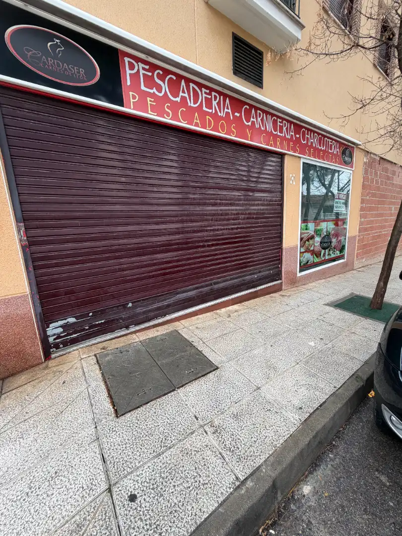 Commercial properties for sale in Morata de Tajuña  with Air Conditioner and Heating