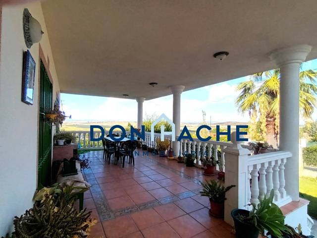 Casa-chalet en Venta en ኡርባኒሳሲኦን ኪንቶ ሴሲሊኦ ሜቴሎ, 23 en Medellín