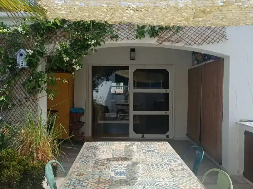 Terrasse von Einfamilien-Reihenhaus zum Verkauf in Polop mit Klimaanlage