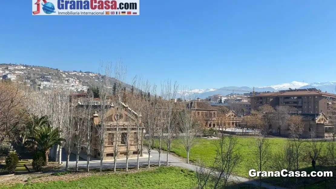 Exterior view of Flat for share in Granada  with Heating, Terrace and Furnished