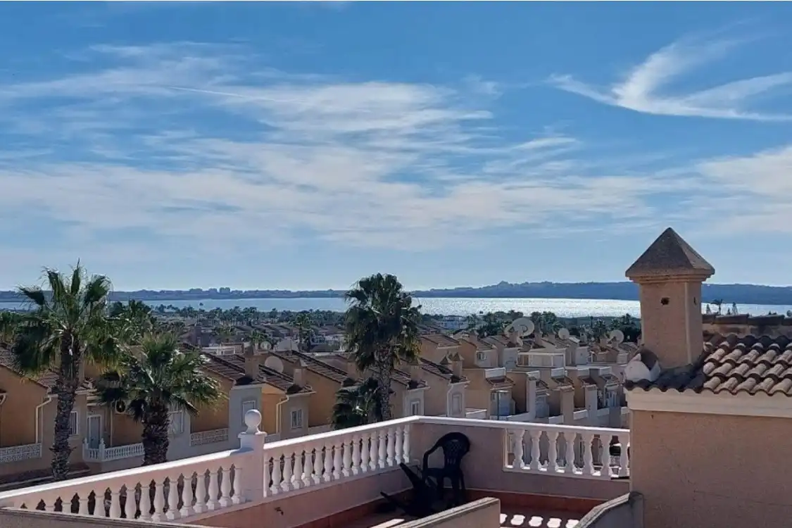 Vista exterior de Dúplex en venta en Rojales con Terraza, Piscina y Amueblado