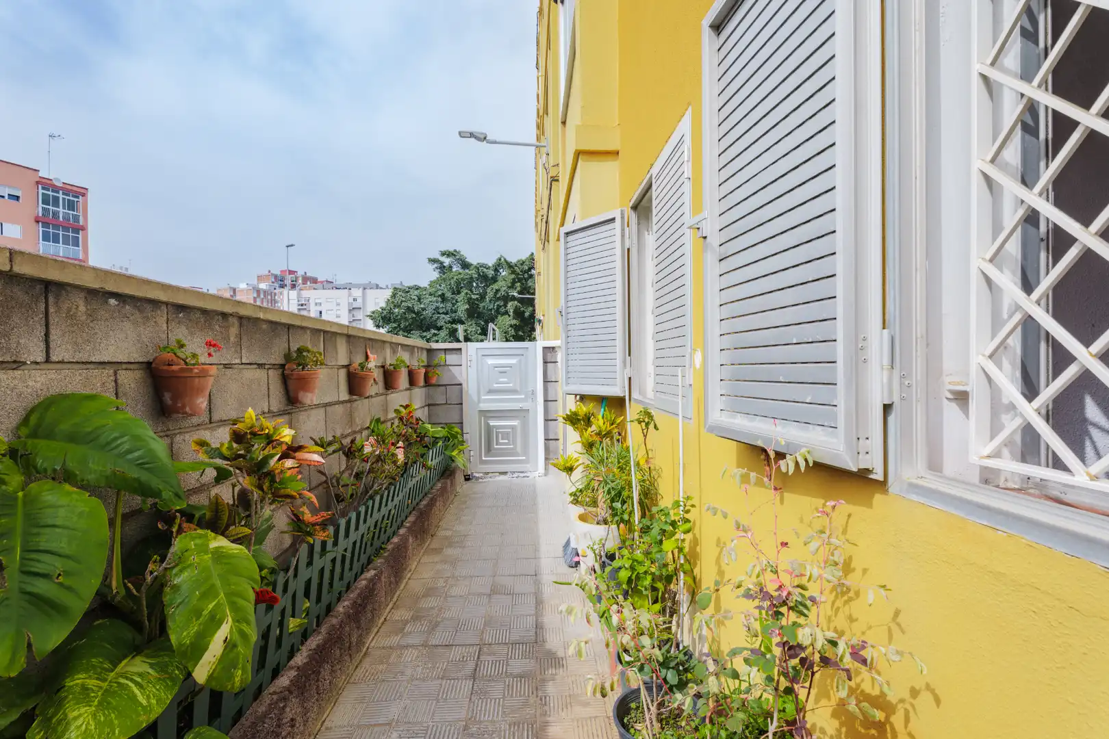 Außenansicht von Wohnung zum Verkauf in  Santa Cruz de Tenerife Capital mit Terrasse und Abstellraum