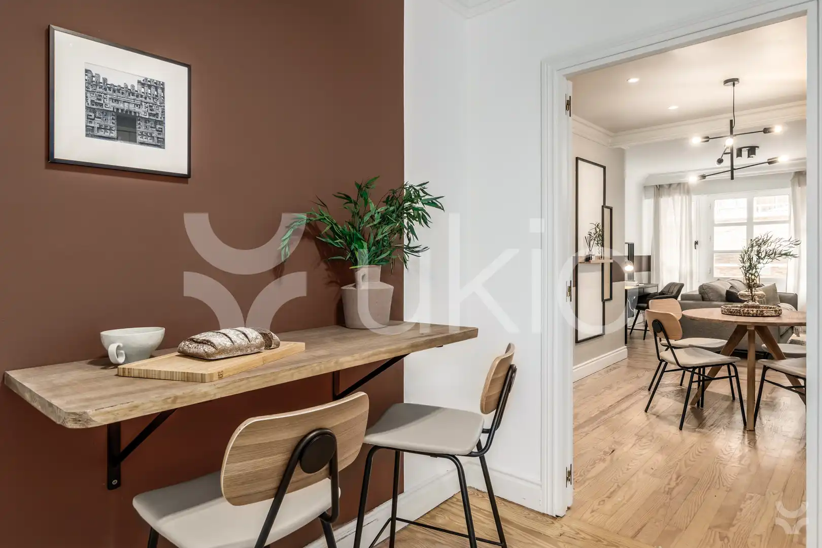 Menjador de Apartament de lloguer en Madrid amb Aire condicionat, Calefacció i Moblat