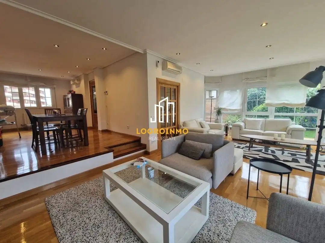 House with pool for sale in Avda. Madrid, imagen 19