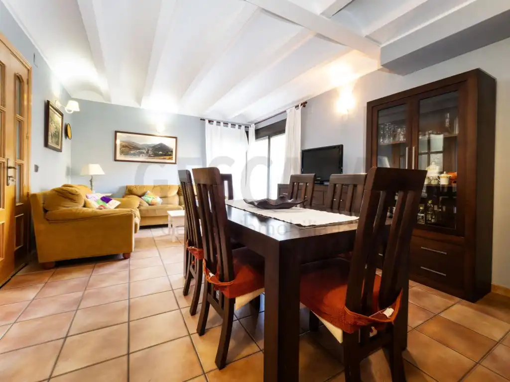 Casa o chalet en venta en Calle Nucleo De Altron, Sort
