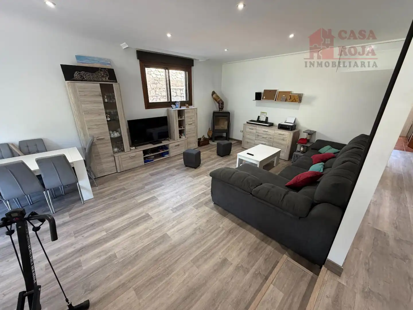 Sala d'estar de Casa o xalet en venda en Cangas  amb Calefacció, Terrassa i Moblat
