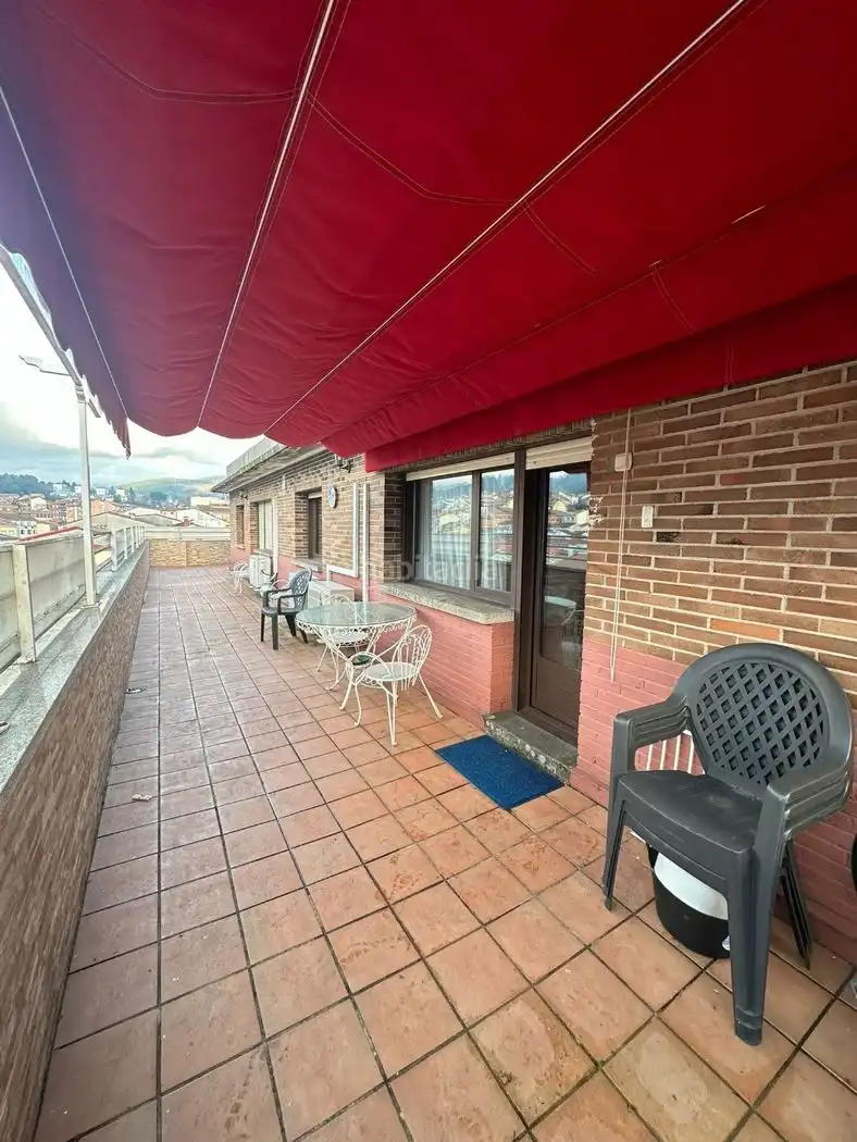 Àtic amb ascensor en venda a Calle Sorpresa 2