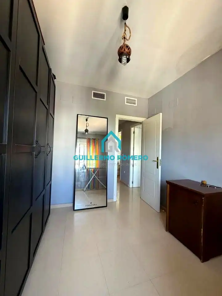 Dormitori de Casa o xalet en venda en Huévar del Aljarafe