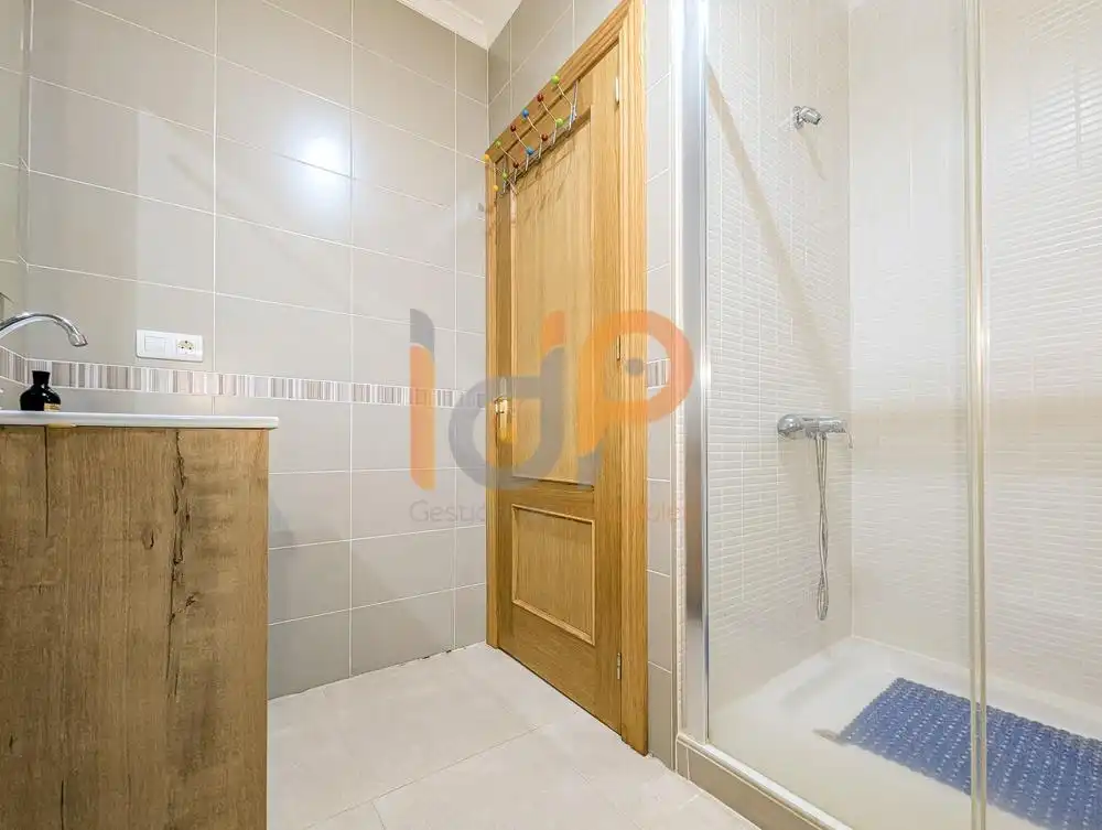 Baño de Piso en venta en Chirivel con Piscina comunitaria
