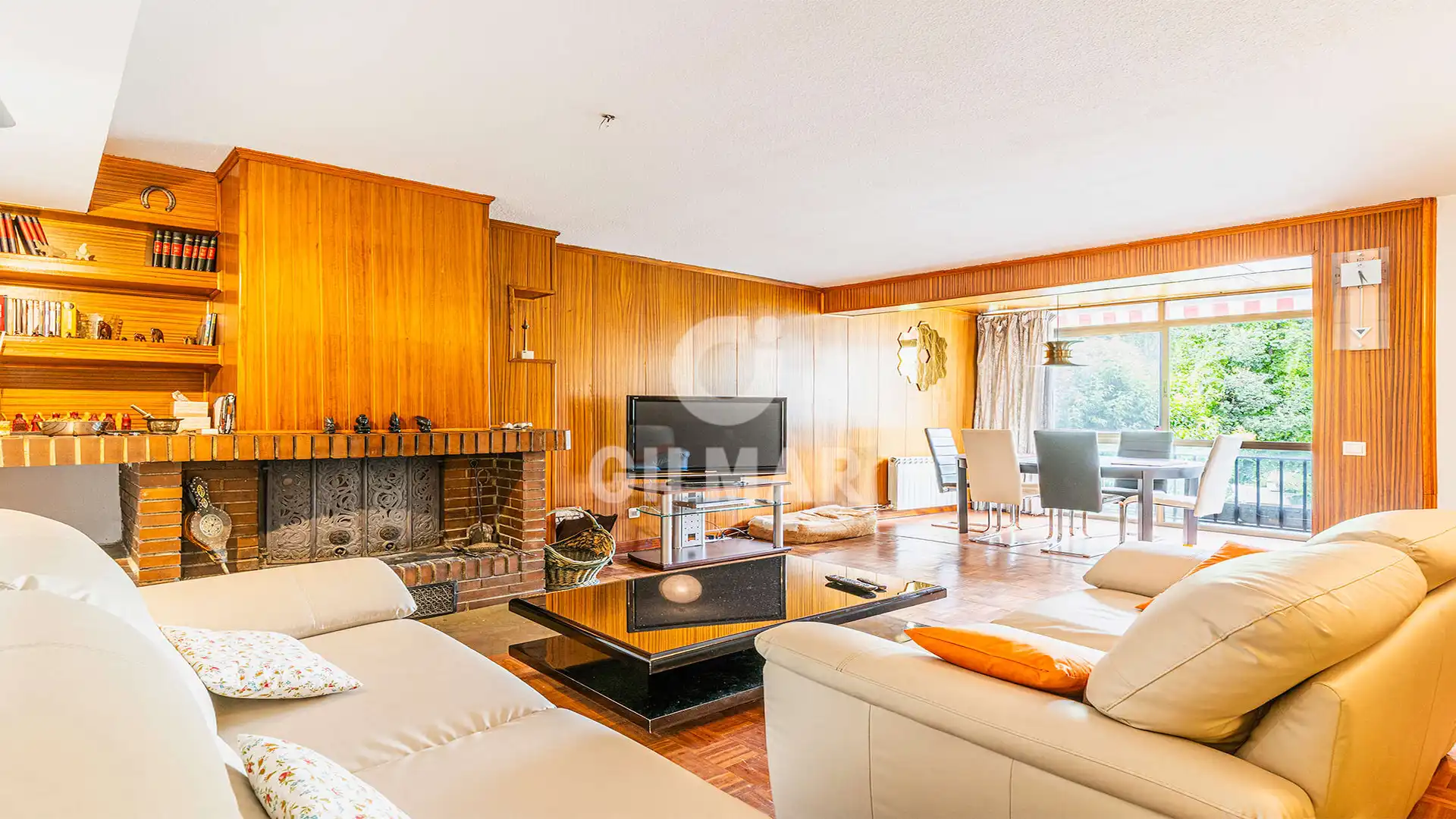 Living room of Single-family semi-detached for sale in Pozuelo de Alarcón  with Heating, Private garden and Swimming Pool