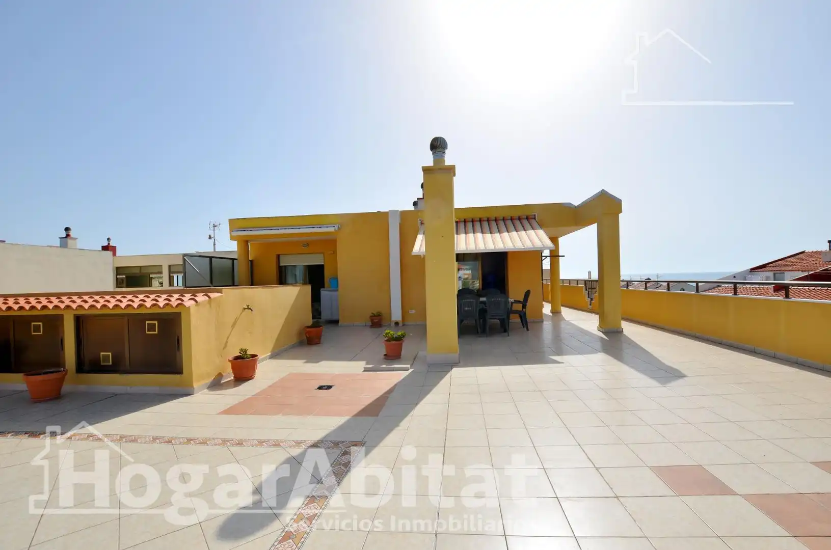 Exterior view of Attic for sale in Tavernes de la Valldigna  with Terrace, Storage room and Furnished